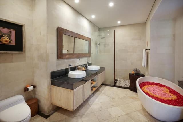 Two Bedroom Forest View Villa with Private Pool and Bathtub