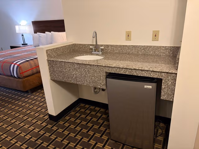 Standard Room, 1 King Bed