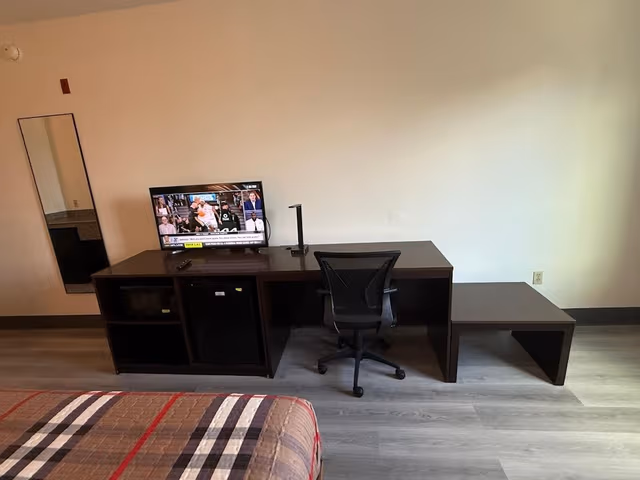 Standard Room, 1 King Bed