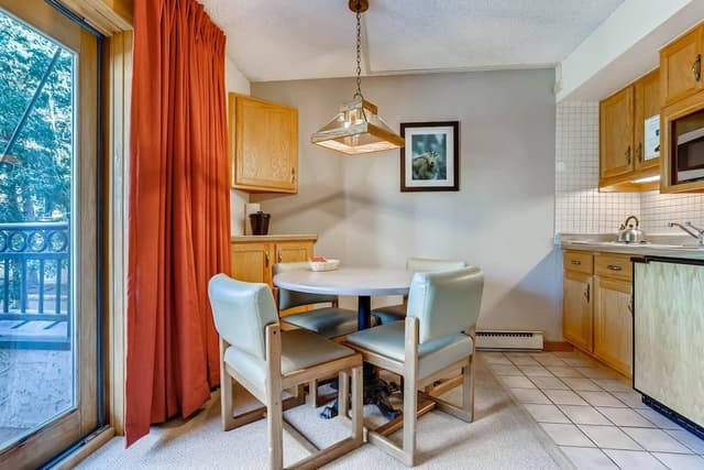Studio, 1 Queen Bed with Sofa bed (Lift House Lodge, Remodeled Downtown )