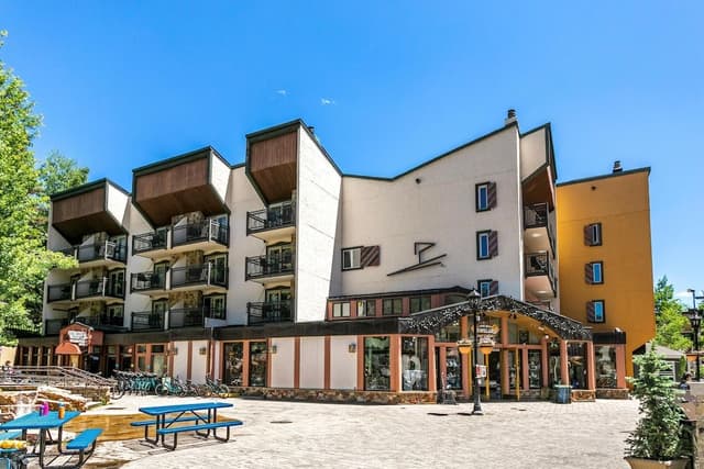 Studio, 1 Queen Bed with Sofa bed (Lift House Lodge, Close to Gondola, P)