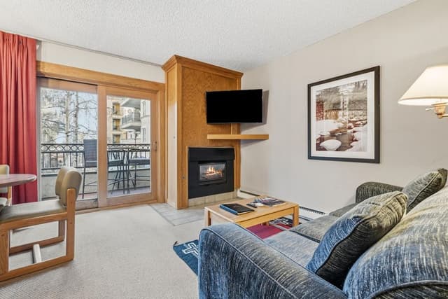 Studio, 1 Queen Bed with Sofa bed (Lift House Lodge, Pet Friendly Studio)