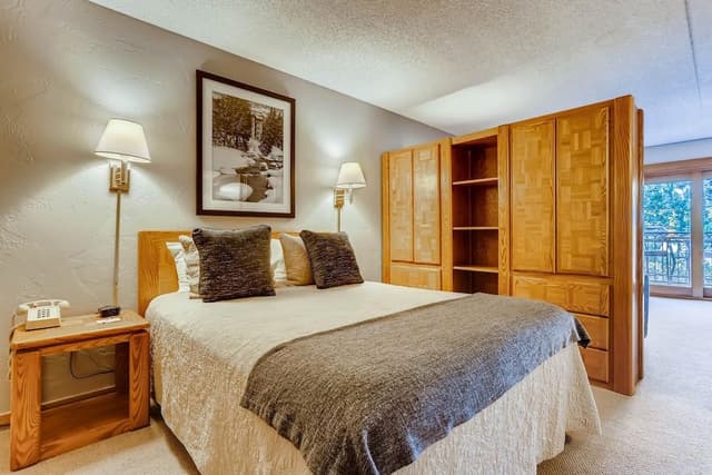 House, 1 Queen Bed with Sofa bed (Lift House Lodge, Premium Studio)