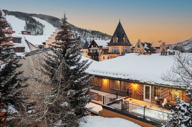 Studio, 1 Queen Bed with Sofa bed (Lift House Lodge, Close to Gondola, P)