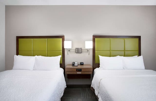 2 QUEEN BEDS NONSMOKING