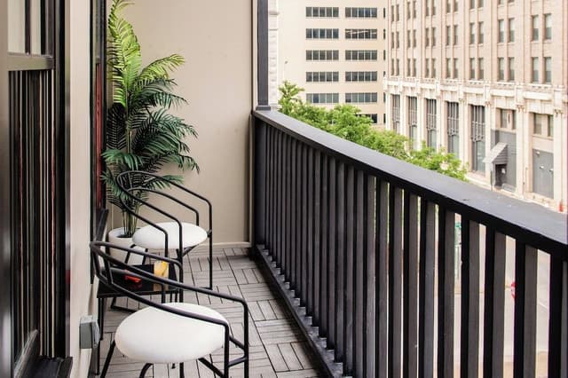 Suite, 1 King Bed, Balcony, City View (The New Yorker)