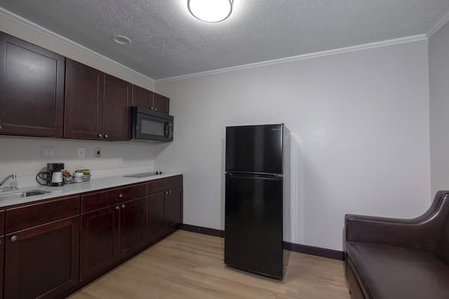Suite, 1 King Bed, Non Smoking, Kitchen
