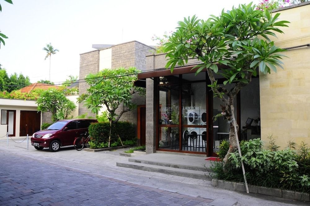 Puri Mesari Suites1