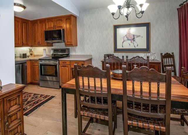 Condo, 2 Bedrooms