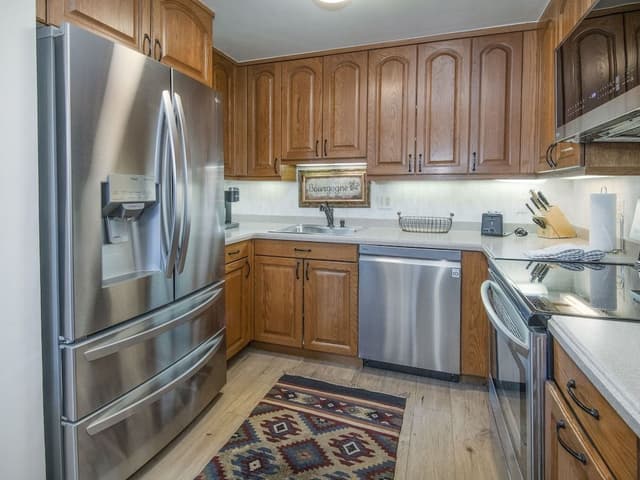 Condo, 2 Bedrooms