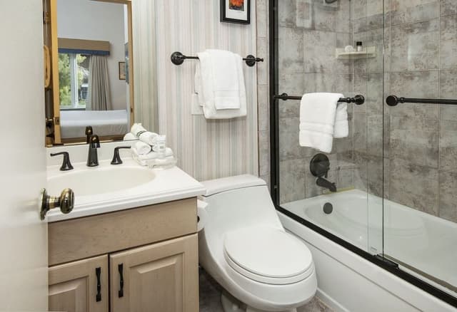 Condo, 2 Bedrooms