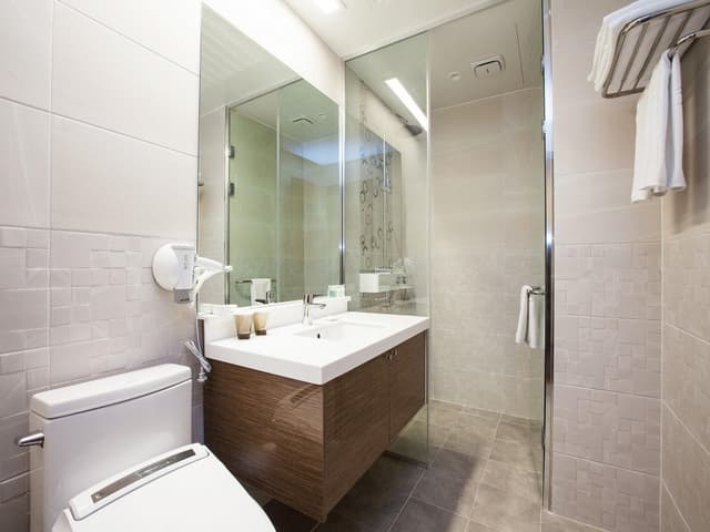Corner Suite