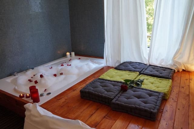 Deluxe Double Room, Jetted Tub
