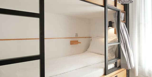 Shared Dormitory, Women only
