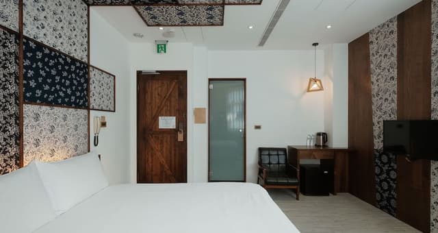 Large Double Room
