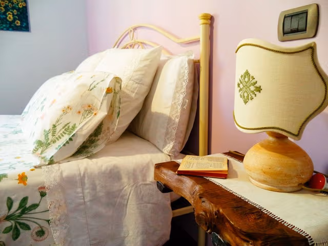 Comfort Double Room, Ensuite, Hill View