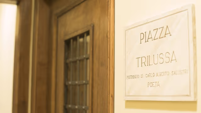 Luxury Double Room, Private Bathroom, City View (Suite Trilussa)