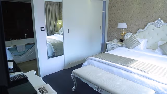 Super Deluxe Room