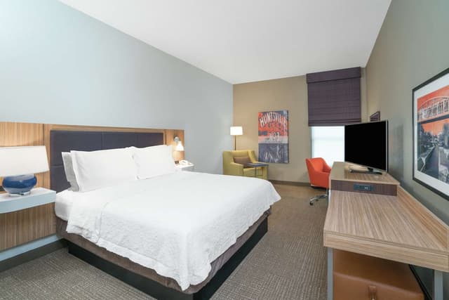 1 KING BED NONSMOKING