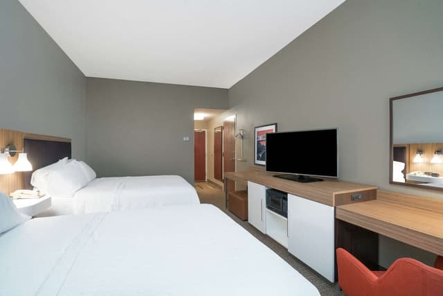 2 QUEEN BEDS NONSMOKING