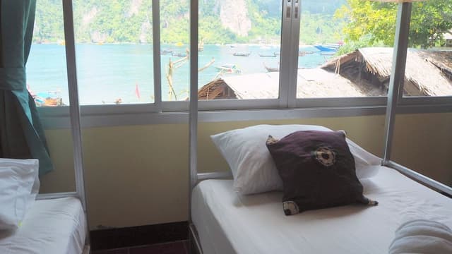 Mixed 6 beds Seaview