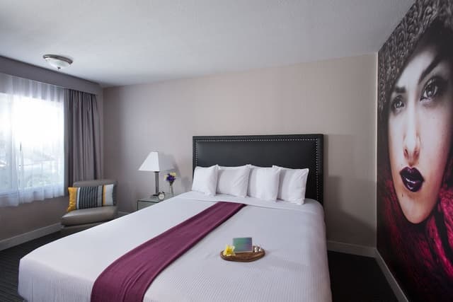 Standard Room, 1 King Bed