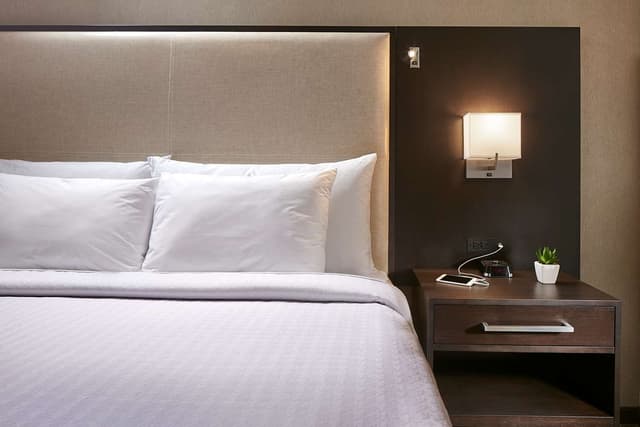 2 BEDROOM MOBILITY HEARING ACCESSIBLE SUITE