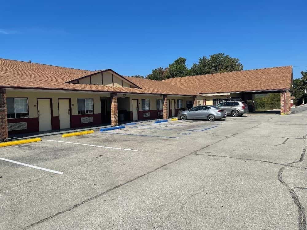 Village Inn of Hardy