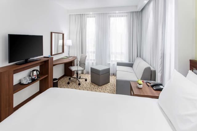 QUEEN ROOM WITH SOFA BED