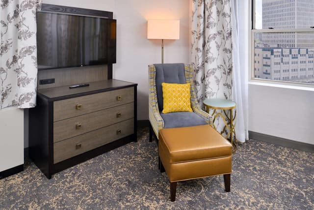 2 QUEEN BEDS CORNER PANORAMIC VIEW