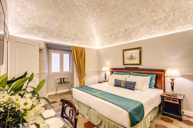 Deluxe Suite, 1 King Bed with Sofa bed