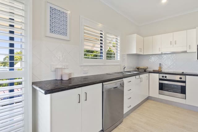 1 Bedroom Deluxe Apartment