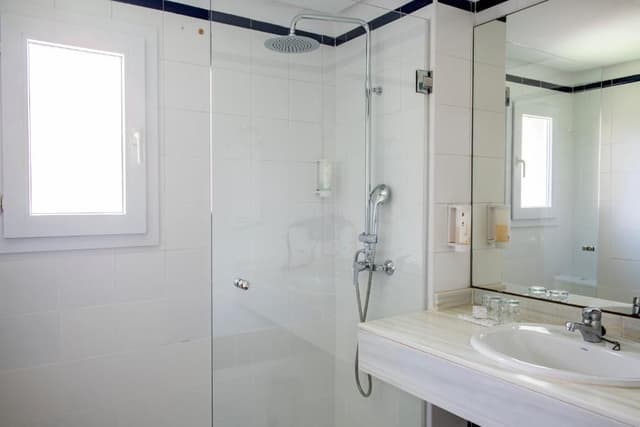 DOUBLE ROOM WITH BALCONY AND FRONTAL SEA VIEW