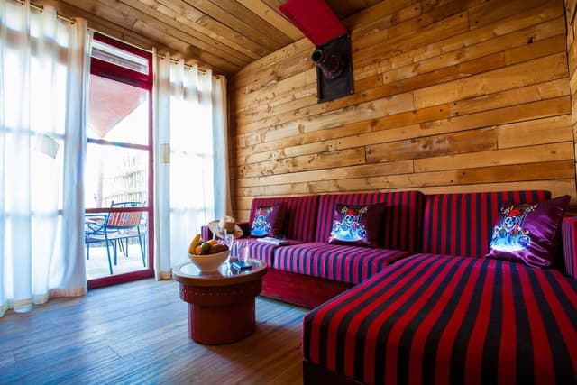 Suite "Flibustiers" 6 people (2 rooms and a sofa bed in the living room)