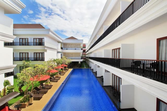 Executive Room, Pool View