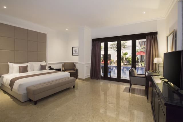 Executive Room, Pool Access