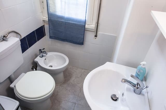Economy Room, Private Bathroom