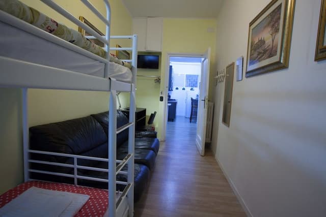 Economy Room, Private Bathroom