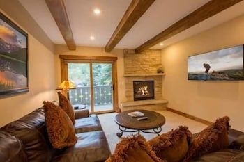 Villa Cortina by Vail Realty3
