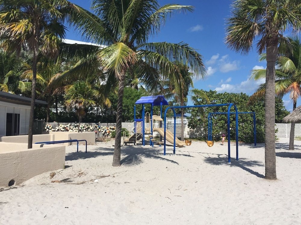 Beach Haus Key Biscayne2