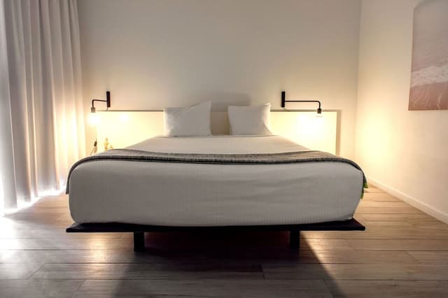 One Bedroom One Queen Bed