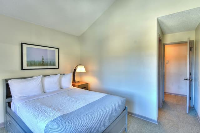 Townhome, 3 Bedrooms/3 Bathrooms 2 queens, 2 twins & sofa sleeper