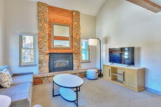 Townhome, 3 Bedrooms/3 Bathrooms 2 queens, 2 twins & sofa sleeper
