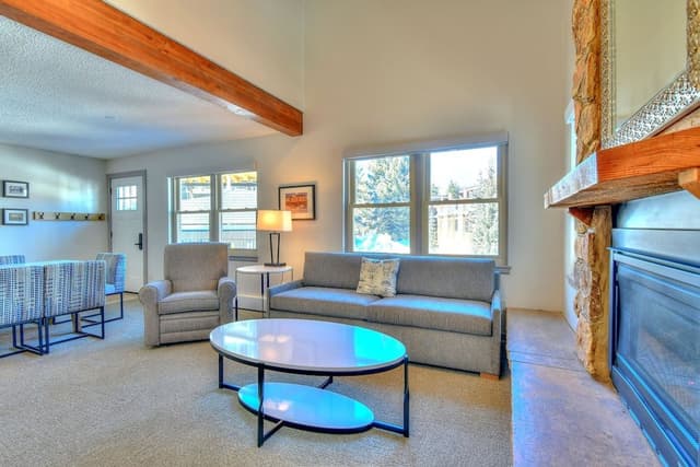 Townhome, 3 Bedrooms/3 Bathrooms 2 queens, 2 twins & sofa sleeper