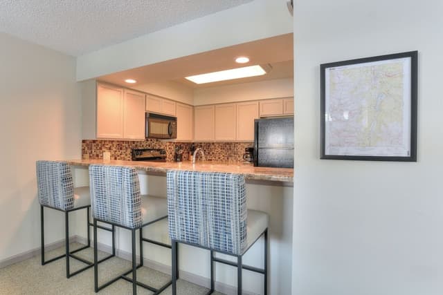 Townhome, 3 Bedrooms/3 Bathrooms 2 queens, 2 twins & sofa sleeper