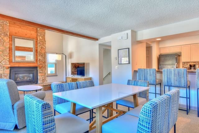 Townhome, 3 Bedrooms/3 Bathrooms 2 queens, 2 twins & sofa sleeper