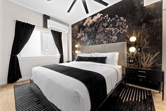 Deluxe Room, 1 King Bed
