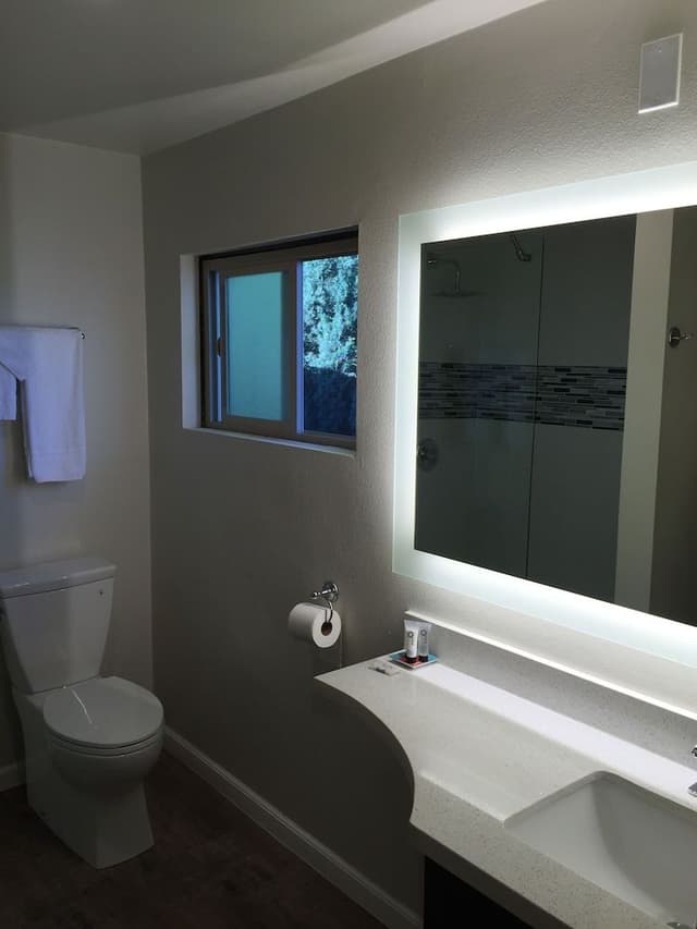 Standard Room, 1 Queen Bed