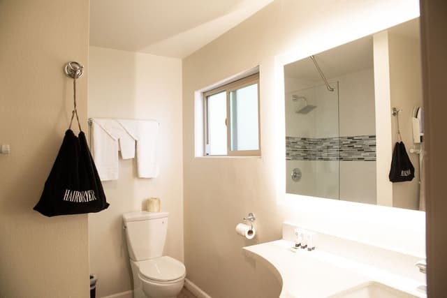 Standard Room, 1 Queen Bed