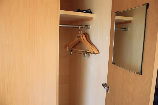 Standard Room, Shared Bathroom (Run of House)